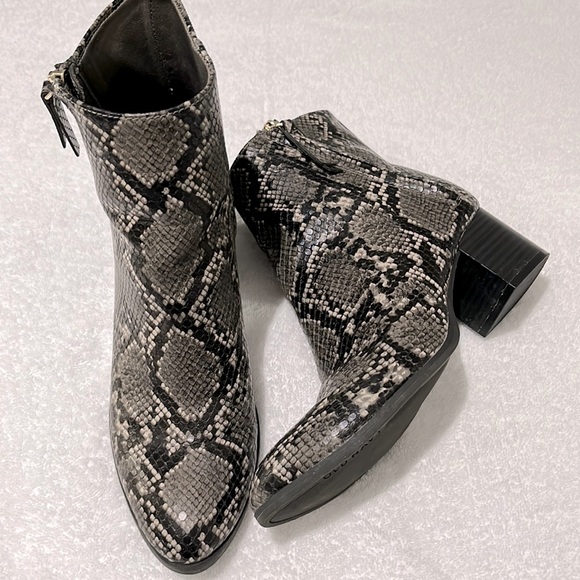 Old Navy Faux Snakeskin Ankle Booties - Picture 3 of 6